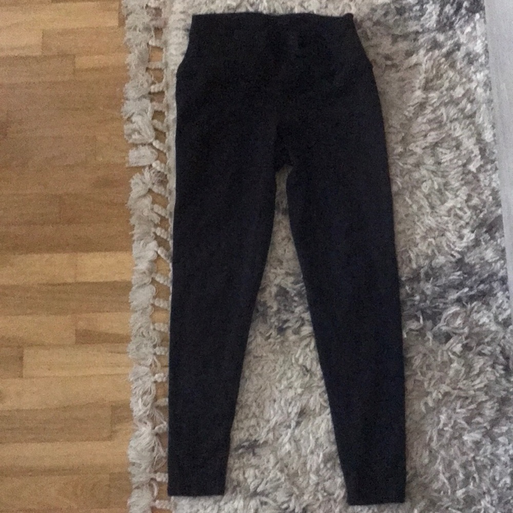 ALO Yoga Airbush Black Leggings  7/8 length